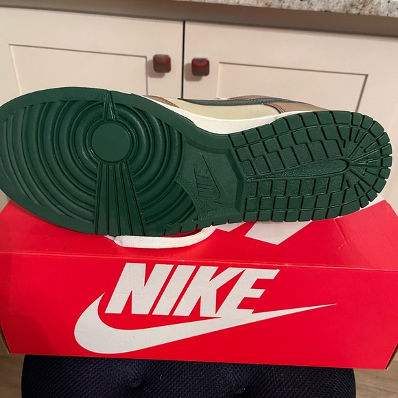 Nike Dunk Low Retro- size 12, green, brown and white - Picture 7 of 8